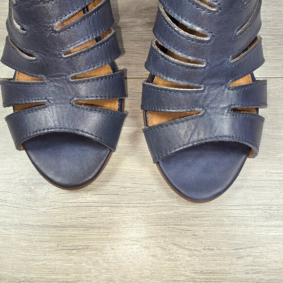 Steve Madden Leather Gladiator Sandals Sz 9B Navy Blue Block Heels Peep Toe - Picture 2 of 8